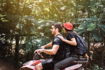 காதலியுடன் ஊர் சுற்ற காதலன் செய்த சம்பவம் ; நடு வழியில் மடக்கி பிடித்த பொலிஸார்