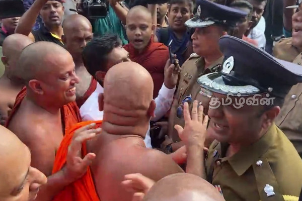 தெற்கில் காவி உடை தரித்தோருக்கு ஒரு சட்டம் வடக்கில் இன்னொரு சட்டமா: அருட்தந்தை மா.சத்திவேல் | Two Deferent Lows In One Country Shakthivel