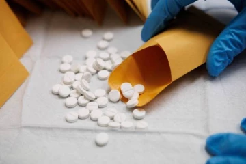 கருகலைப்பு மாத்திரைகள் பயன்படுத்த அனுமதி அளித்த அமெரிக்க உச்சநீதிமன்றம்!