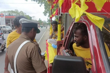 திலீபனின் ஊர்தி பவனிக்கு போக்குவரத்து பொலிஸார் இடையூறு