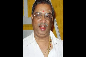 பிரபல பின்னணி பாடகர் காலமானார்