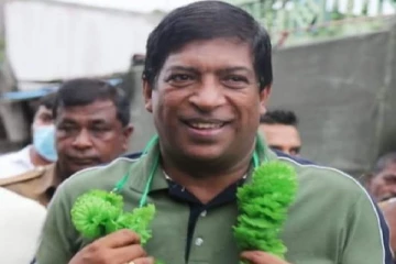 ரவி கருணாநாயக்க மீண்டும் நாடாளுமன்றத்திற்கு-பணத்தை பெற்று பதவியை துறக்கும் எம்.பி
