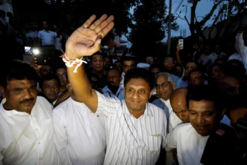 சஜித் சென்ற கூட்டத்தில் அடிதடி மோதல்