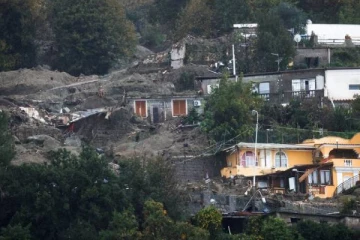 இத்தாலியில் கொட்டி தீர்க்கும் கனமழையால் நேர்ந்த அசம்பாவிதம்: 8 பேர் பலி