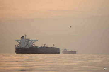 முற்றுகையைக் கடக்க முயற்சி... ஈரானியக் கப்பல் ஒன்றை அதிரடியாகக் கைப்பற்றிய அமெரிக்கா