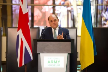 உக்ரைனுக்கு மேலும் இராணுவ உதவியை வழங்க தீர்மானித்துள்ள நாடு!