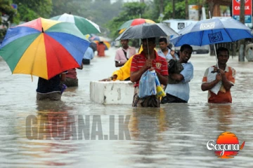 ජනතාව ප්‍රවේශමෙන් දැනටමත් ගාල්ල යටවෙලා - පාරේ බැහැලා යන්නවත් විදිහක් නැහැ