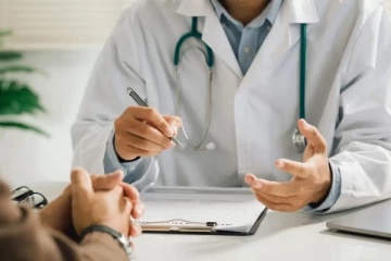 புலம்பெயர்ந்தோரை திருப்பி அனுப்பும் ஜேர்மனி: ஆனால் அவர்கள் இல்லாமல் ஜேர்மனியால் சமாளிக்க முடியுமா?