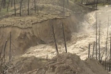 கனேடிய மாகாணம் ஒன்றில் நிலச்சரிவு தொடர்பில் எச்சரிக்கை: மக்கள் வெளியேற உத்தரவு