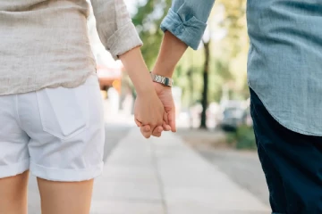 வெளிநாடொன்றில் ஊழியர்களுக்கு இன்ப அதிர்ச்சி கொடுத்த நிறுவனம்