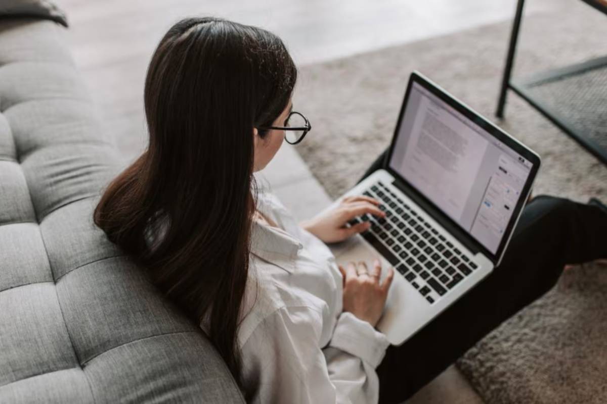 ஈரான் போரால் பல நாடுகளில் லாக் டவுன் சூழல் - பள்ளி விடுமுறை; ஊழியர்களுக்கு வீட்டிலிருந்து வேலை | Iran War Leads Online Class Wfh Lockdown Stage