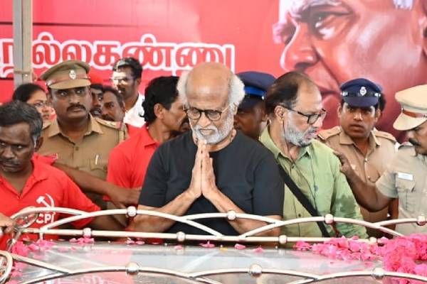 நல்லக்கண்ணு இறுதி மரியாதை!! ரஜினியிடம் படத்தை பற்றி பேசிய தேமுதிக தலைவர்கள்.. | Netizens Troll Rajini Premalatha Talk About Movie