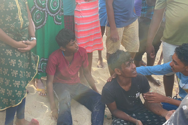 மட்டக்களப்பில் கடலில் குளிக்கச் சென்ற மாணவன் மாயம்! | The Student Who Bathe In The Sea In Batticaloa