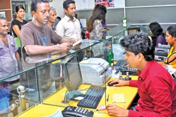 வௌ்ளி  விடுமுறை இவர்களுக்கு  இல்லை!