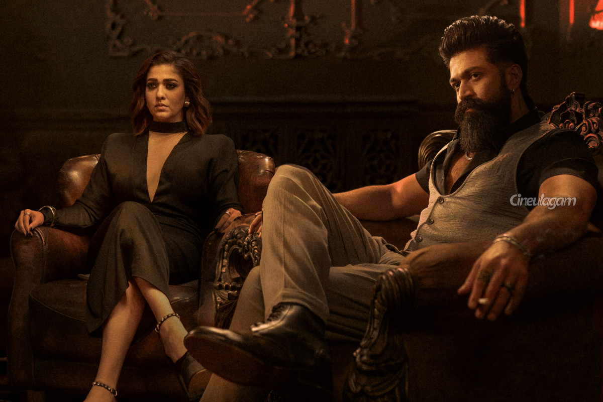 அதல பாதாளத்தில் டாக்சிக் பட வசூல்.. திங்கட்கிழமை இவ்வளவு தானா? | Yash Toxic Collection Dips On Monday