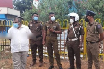 நாடாளுமன்ற உறுப்பினரை தர தரவென இழுத்துச் செல்லும் பொலிசார்! பகீர் காணொளி