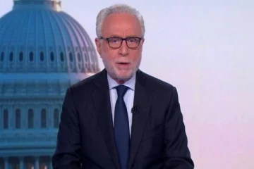 நேரலை நிகழ்ச்சியின் போது திடீரென வாந்தி எடுத்த தொகுப்பாளர்! நடந்தது என்ன?