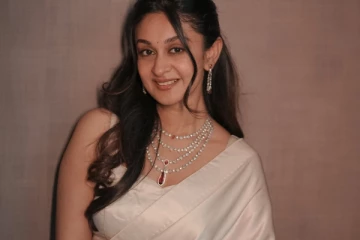 நடிகர் அர்ஜுன் மகள் ஐஸ்வர்யா அழகிய போட்டோஷூட்