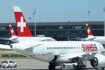 ஓடுபாதையிலிருந்து வழுக்கிச் சென்ற விமானம்: சுவிஸ் விமான நிலையம் ஒன்று மூடல்