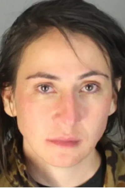 பிரபல நடிகர் மகள் ஹொட்டல் அறையில் சடலமாக மீட்கப்பட்ட விவகாரம்: சமீபத்திய தகவல் | Tommy Lee Jones Daughter Victoria Dies In Hotel