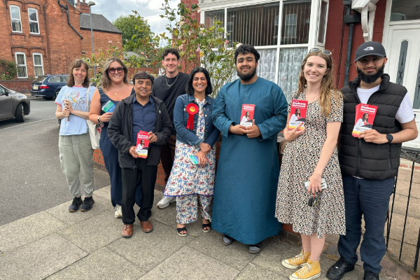 பெற்றோருக்கே துரோகம் செய்யும் உள்துறைச் செயலர்: முன்வைக்கப்படும் கடும் விமர்சனம் | Darren Slams Shabana For Betrayed Her Parents