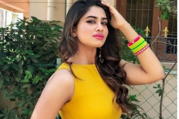 மாலத்தீவில் படுமோசமாக போஸ் எடுத்து புகைப்படங்களை வெளியிட்ட பிக்பாஸ் நடிகை..
