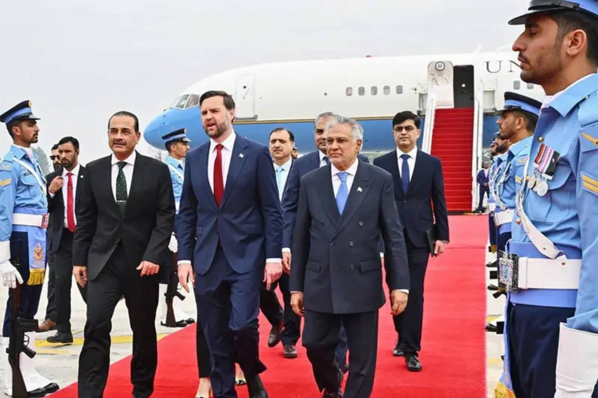 ஈரான் -அமெரிக்கா பேச்சுவார்த்தையில் திருப்புமுனையை ஏற்படுத்திய ஒற்றை தொலைபேசி அழைப்பு | Us Iran Talked Peace Pak Netanyahu Phone Call