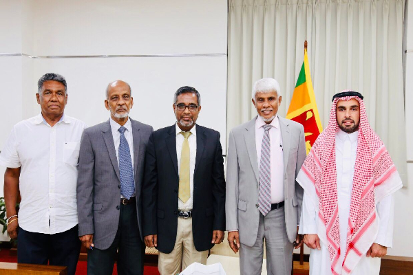 அரபு நாடுகளின் தூதுவர்களை சந்திக்கும் ஏற்பாடுகள் ஆரம்பம்: சவூதி தூதுவருடன் அமைச்சர் நஸீர் அஹமட் பேச்சு(Photo) | Minister Nasir Ahmed Talks With Saudi Ambassador