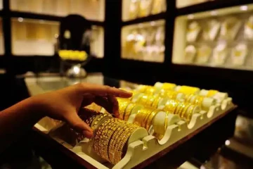 தொடர்ந்து உயரும் தங்க விலை... நகை பிரியர்களுக்கு வரும் அதிர்ச்சி தகவல் (03-11-2023)