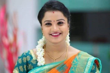 முதல் திருமணத்தினை மறைந்து இயக்குனரை காதலித்த சின்னத்திரை நடிகை... அடிதடி சண்டையில் முடிந்த வாக்குவாதம்
