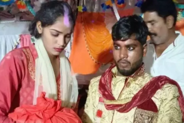 அக்காவுக்கு பார்த்த மாப்பிளையை ஆட்டைய போட்ட தங்கை; திருமண மேடையில் டிவிஸ்ட்! | The Younger Sister Groom She Her Sister Wedding