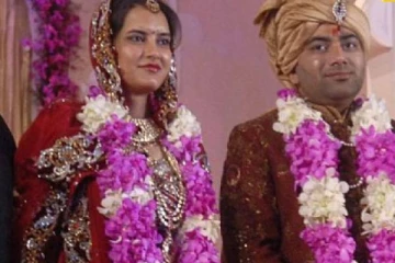 மணமகனுக்கு ஹெலிகாப்டர், விருந்தினர்களுக்கு ரூ.2.5 கோடி மதிப்புள்ள பரிசுகள்.., திருமண செலவு எவ்வளவு தெரியுமா?