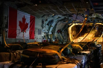 கனடா காசாவிற்கு மனிதாபிமான உதவி; விமானத்தில் உதவி பொருட்கள்!