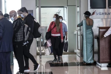 கட்டுநாயக்க விமான நிலையத்தில் நபர் ஒருவரை அதிரடியாக கைது செய்த பொலிஸார்!