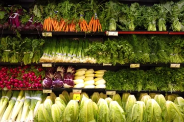 புத்தாண்டு காலத்தில் பத்து மடங்கு விலை குறைந்துள்ள கீரை வகைகள்