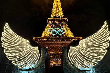 பாரிஸ் ஒலிம்பிக் தொடக்க விழா - அனைவரது கவனத்தையும் ஈர்த்த சிறந்த ஆடைகள்