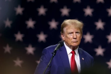 டொனால்ட் டிரம்ப்க்கு மீண்டும் அமெரிக்க அதிபர் பதவி! பரபரப்பு தீர்ப்பை வழங்கிய நீதிமன்றம்