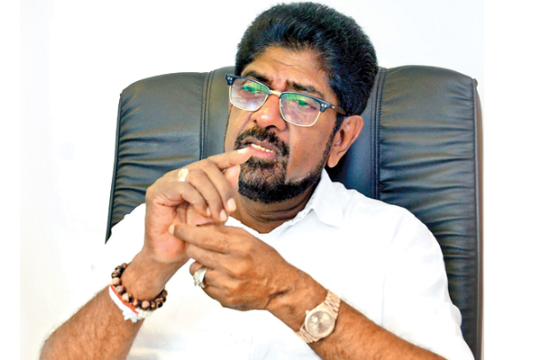 புதிய கொவிட் விகாரங்களை கட்டுப்படுத்தும் சக்தி எம்மிடமுண்டு - சுகாதார அமைச்சர் பகிரங்கம் - ஐபிசி தமிழ்