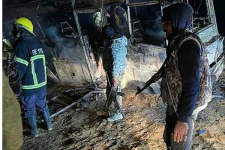 நாங்கள் தான் பொறுப்பு... பேருந்துடன் 40 பேர் படுகொலை தொடர்பில் பகீர் கிளப்பிய ஐ.எஸ்.ஐ.எஸ்