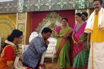 இறந்த தந்தையை திருமணத்திற்கு அழைத்த பாச மகள்கள்