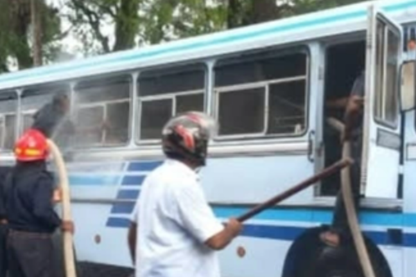 நல்லூரானை தரிசிக்க வந்தவர்களின் பேருந்து தீப் பற்றியதால் பரபரப்பு; கந்தன் அருளால் தப்பிய உயிர்கள் | Nallur Divotes Bus Fire Jaffna
