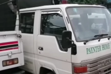 මුහුද බැලීමට දරුවන් පිරිසක් යතුරක් සොරාගෙන ලොරියක් පැදගෙන එයි - අතරමග දී සිදු වූ අකරතැබ්බ..