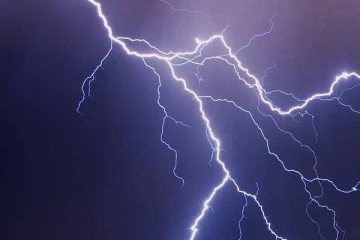 வங்கதேசத்தில் திருமண விழாவில் பங்கேற்ற 16 பேர் மின்னல் தாக்கி உயிரிழப்பு