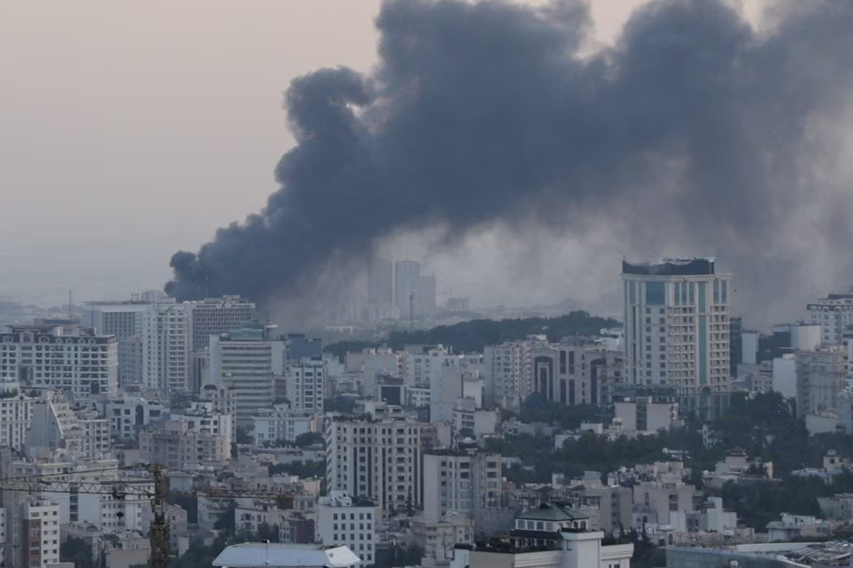 உடனடியாக காலி செய்யுங்கள் ; ஈரானின் எச்சரிக்கையால் அதிரும் உலகம் | World Shaken By Iran S Warning உடனடியாக காலி செய்யுங்கள் ; ஈரானின் எச்சரிக்கையால் அதிரும் உலகம் | World Shaken By Iran S Warning