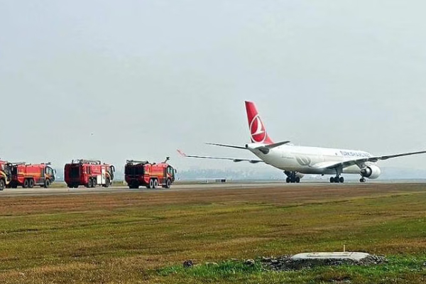 236 பயணிகளுடன் அவசர அவசரமாக தரையிறக்கப்பட்ட விமானம்! | Turkish Plane Emergency Landing At Kolkata