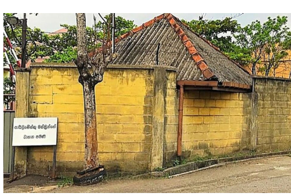 மாதிவெல எம்.பி வீடுகளுக்கு ஏசி பொருத்துமாறு கோரிக்கை | Request To Install Ac In Madiwela Mp S Homes