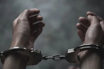 මැයි 9 සිද්ධීන්වලට හයදෙනෙකු අත්අඩංගුවට ගනියි..