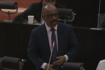 ''ශ්‍රී ලංකා ක්‍රිකට් වැටෙන්නත් ඉවර වෙන්නත් දෙන්නේ නැහැ'' - ක්‍රීඩා ඇමති කෙලින්ම කියයි [VIDEO]