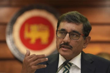 බැංකු වලින් ණය අරගෙන ගෙවාගන්න බැරිනම් සහනයක්..