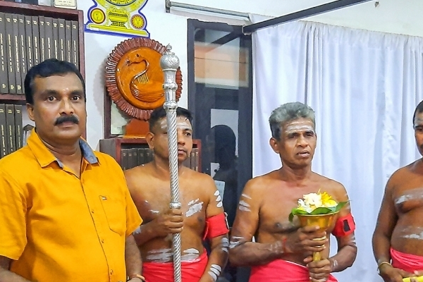 யாழ் நல்லூர் கந்தன் மகோற்சப பெருவிழாவை முன்னிட்டு காளாஞ்சி கையளிப்பு | Kalanji Handover Nallur Kandan Makotsabha Festival